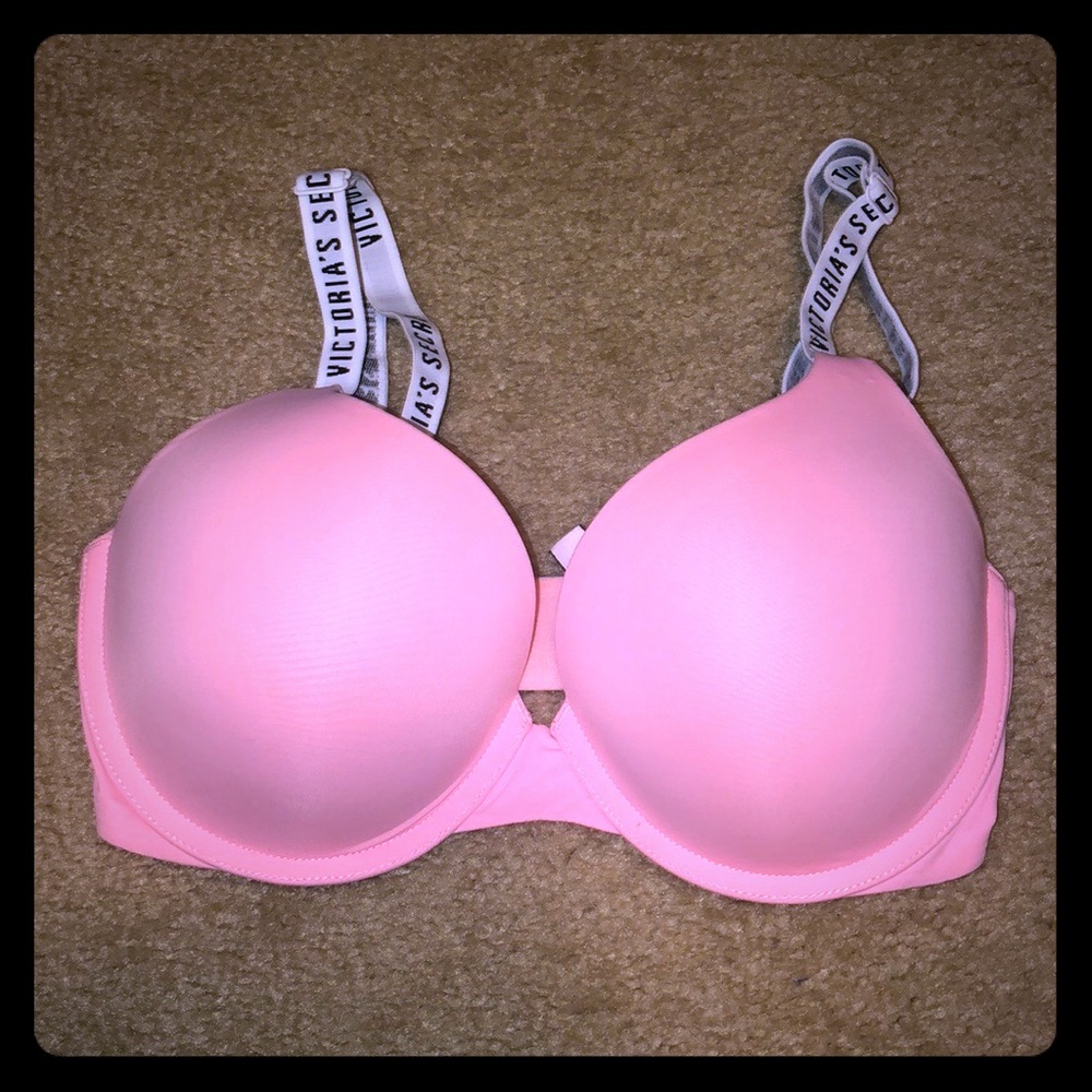 Victoria secret! 32DD push up bra 😍 NWOT
